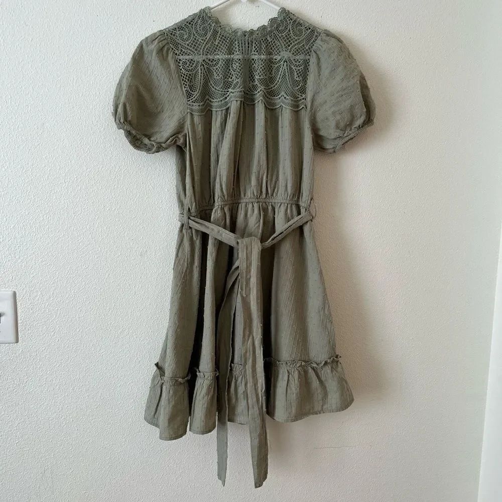 Mine Ladies short olive dress size M